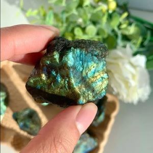 Labradorite raw